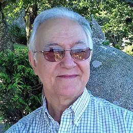 José Manuel Rodríguez Gómez, diseñador gráfico, técnico en mercadotecnia y webmaster del website logo-arte.com.